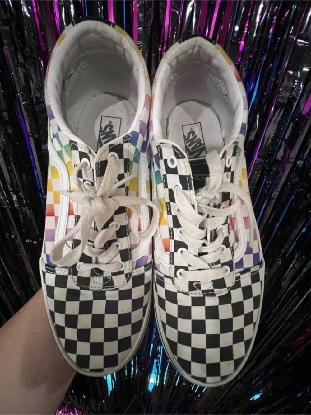 Vans Big kids size 6 is equivalent to women’s 7 1/2